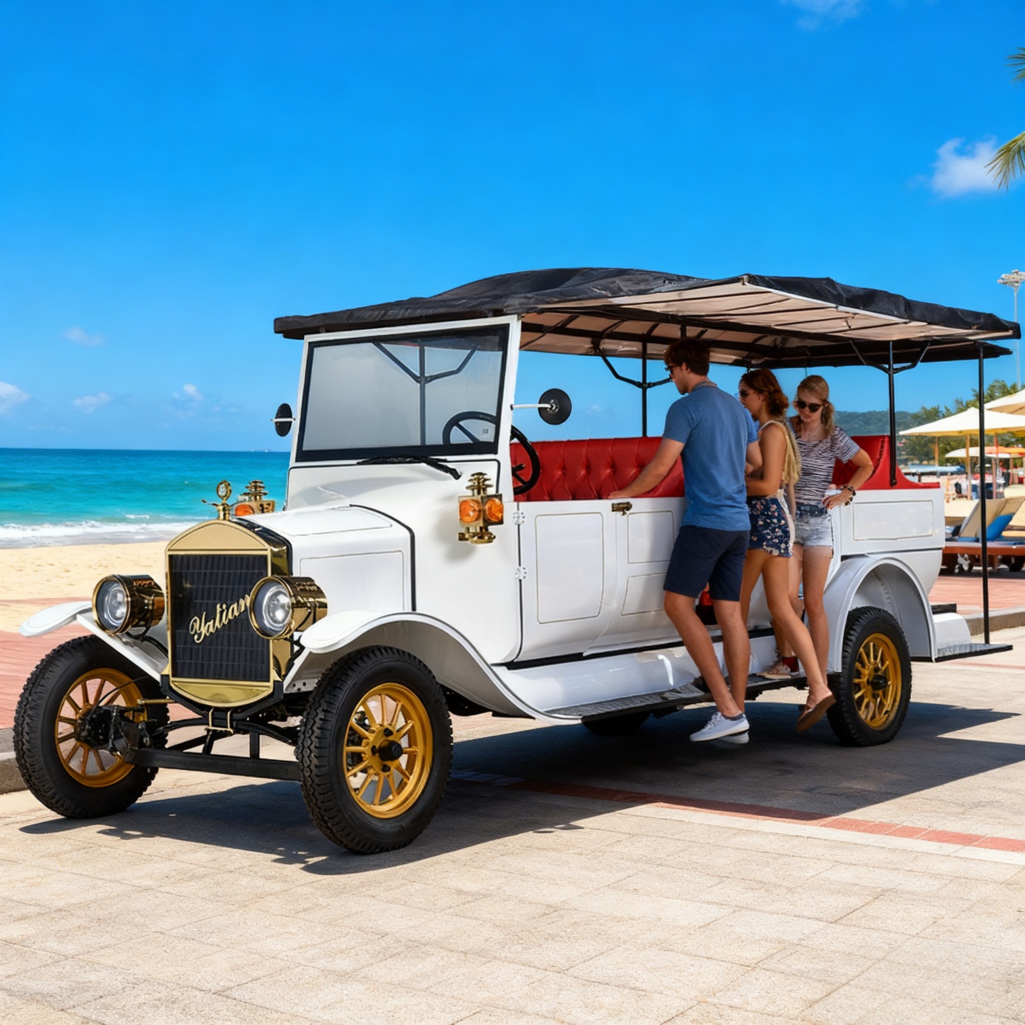 Coche tur&iacute;stico el&eacute;ctrico antiguo en el balneario