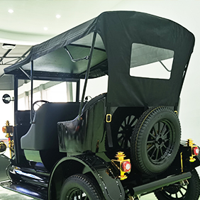 观光旅游复古老爷车