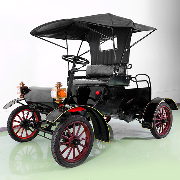 Coche antiguo de tipo abierto de 1903.