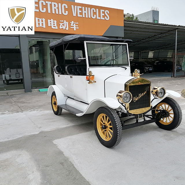 Mini coche antiguo de diseño único de turismo