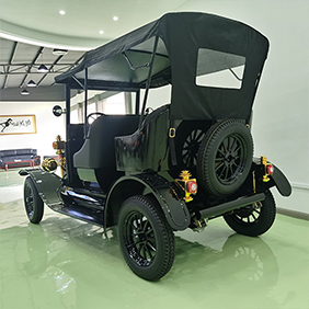 Coche antiguo personalizado para parque de atracciones
