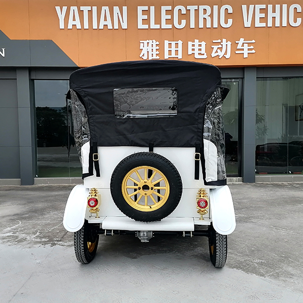 Coche antiguo blanco